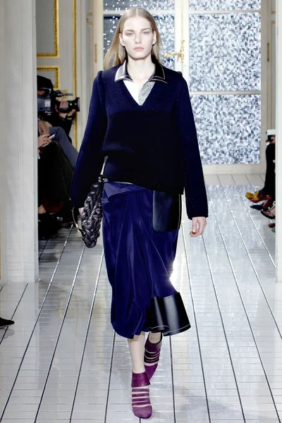Look 11